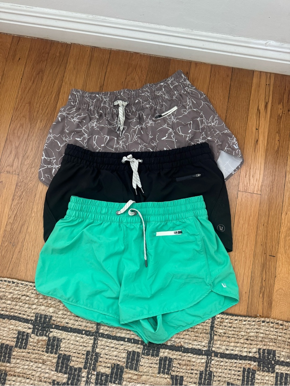 Lot of three Vuori shorts - Medium